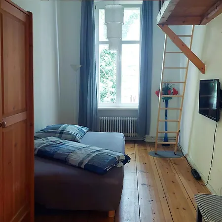 Ruhige In Kreuzberg Apartament